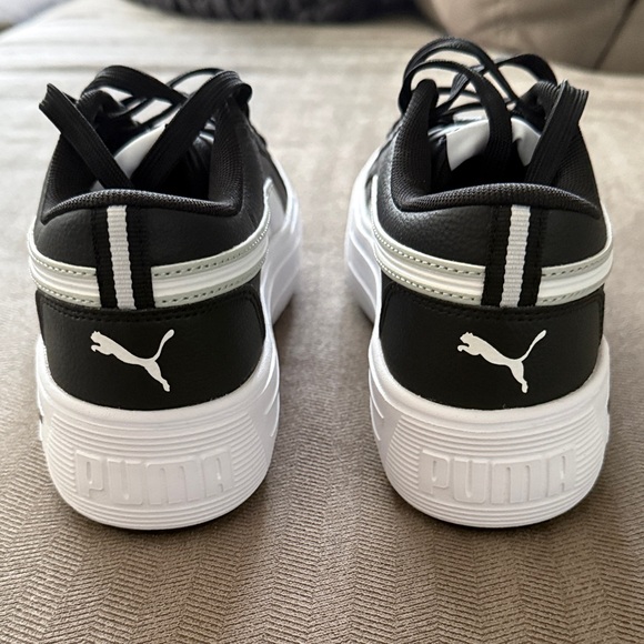 Puma Black and White Women’s Platform Sneakers - NEW!! - Picture 3 of 4
